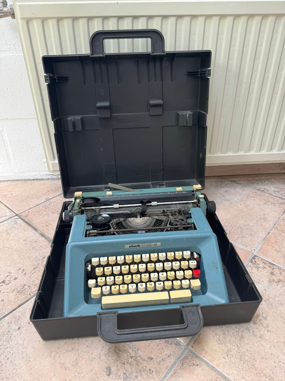 Olivetti Studio 46 typemachine blauw met koffer – vintage, Diversen, Typemachines, Ophalen of Verzenden, Nieuw