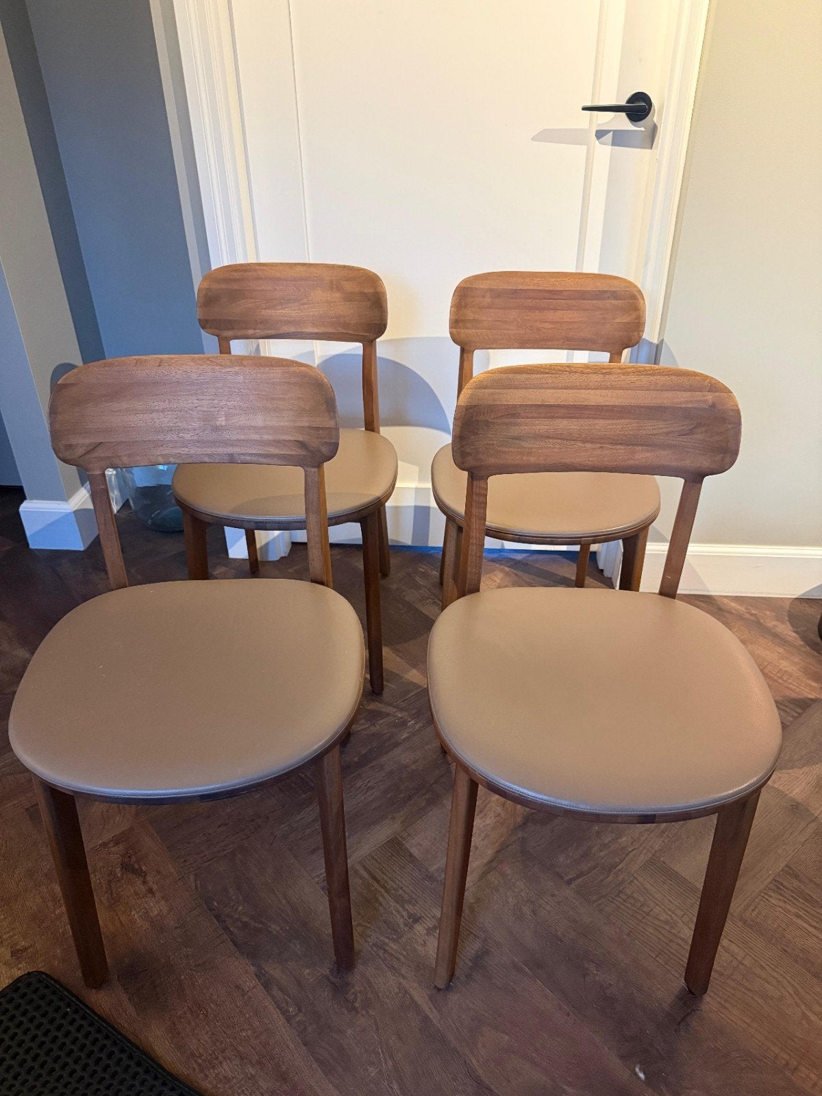 Artisan Tanka houten eetkamerstoel met kussen, Huis en Inrichting, Ophalen, Gebruikt, Bruin, Vier