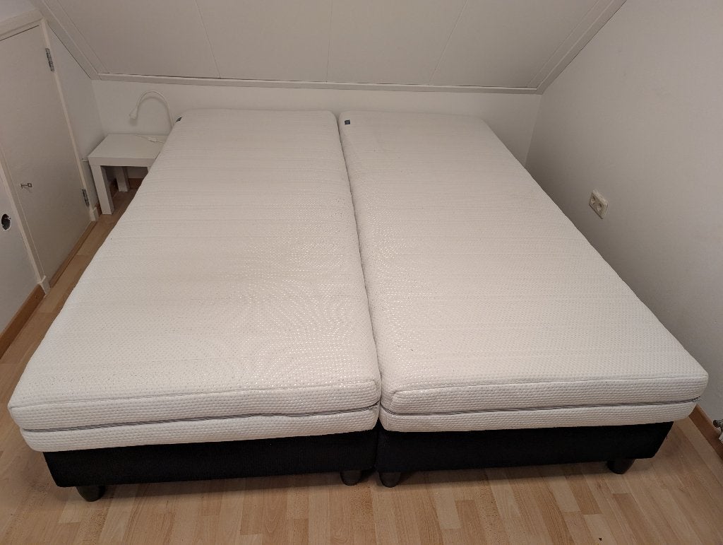 Eastborn / Swiss Sense boxspring 2-persoons 220x180x52 cm, Ophalen, Gebruikt, Zwart, Tweepersoons
