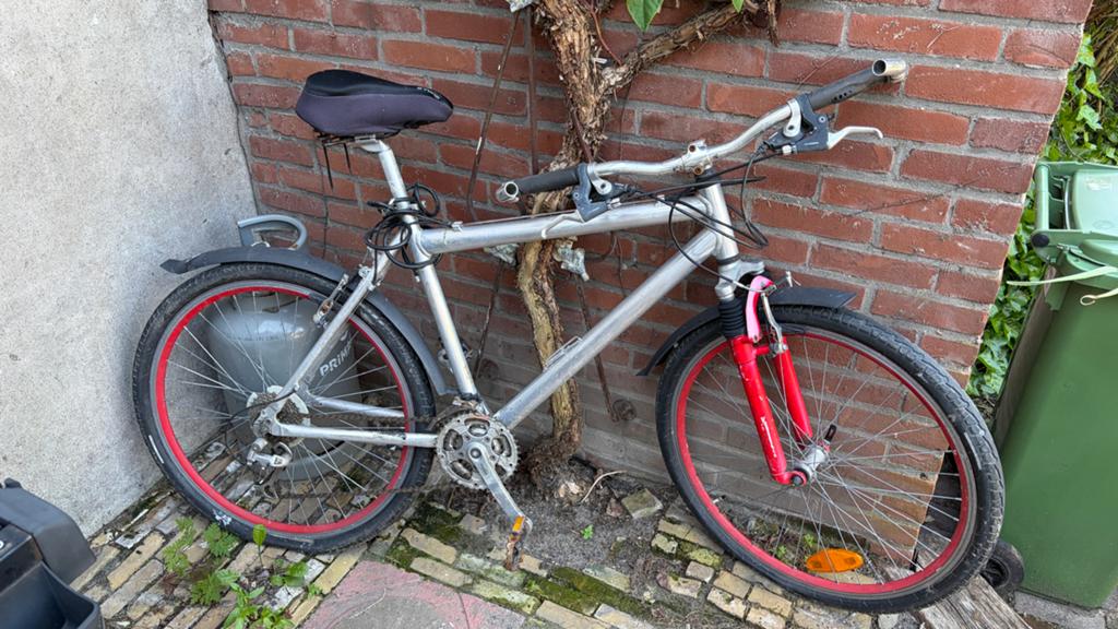 Drie gebruikte fietsen - opknappers, Gebruikt, Velgrem, Versnellingen, 53 tot 57 cm