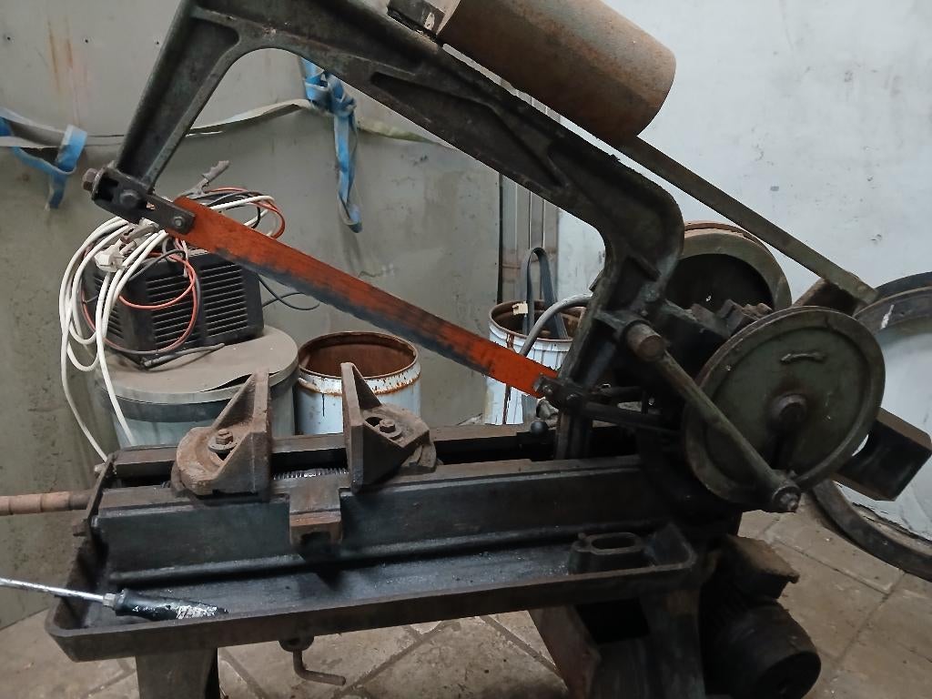 Te koop BEWO beugelzaagmachine t.e.a.b, Ophalen, Gebruikt, 70 mm of meer, Bewo