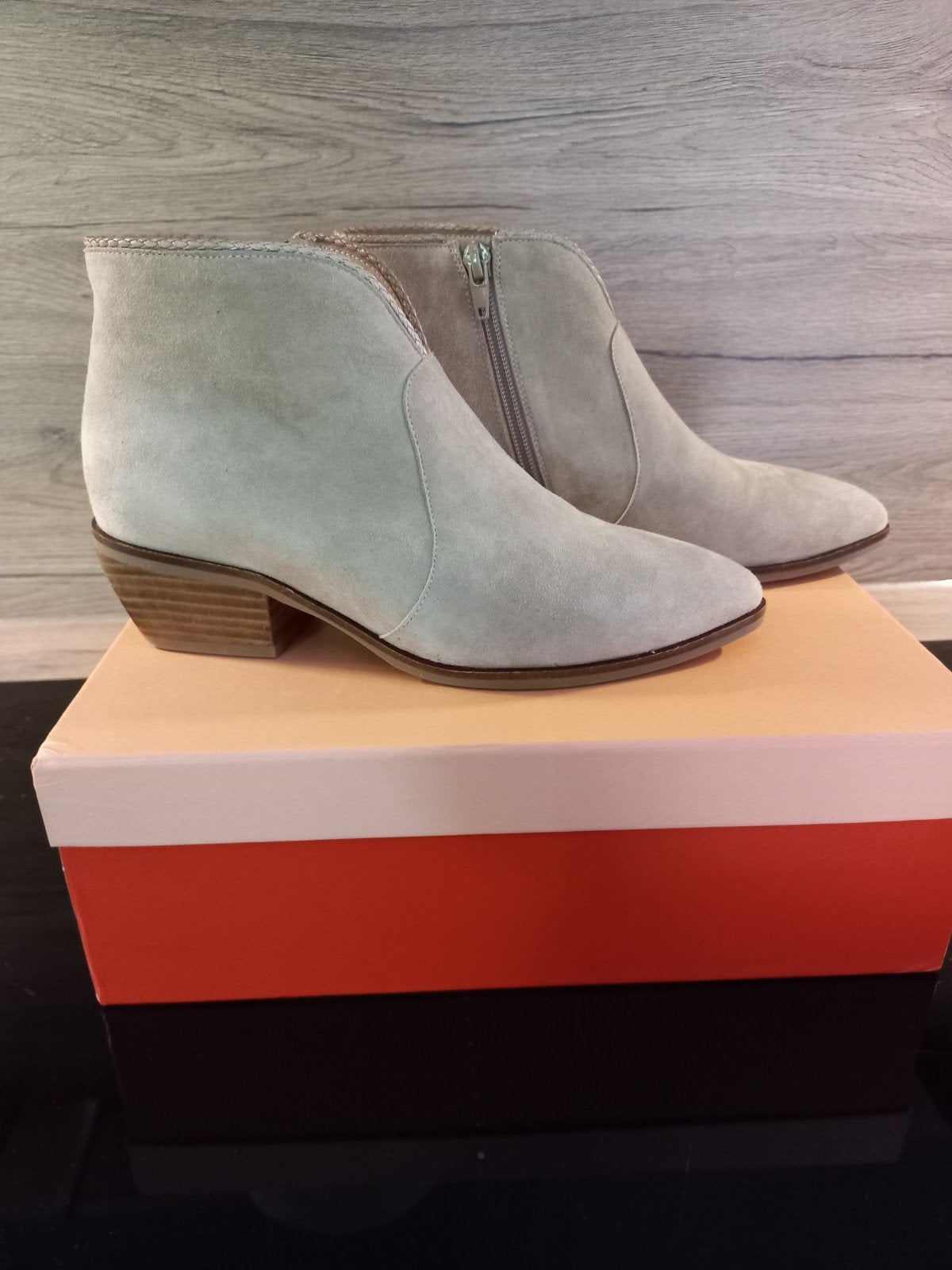enkellaarsje beige suede maat 36 merk DI LAURO, Kleding | Dames, Ophalen, Beige, Lage of Enkellaarzen, Nieuw