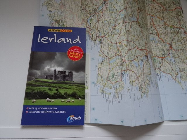 Ierland ; anwb extra reisgids , met de wegenkaart, Europa, Ophalen of Verzenden, Zo goed als nieuw, Reisgids of -boek