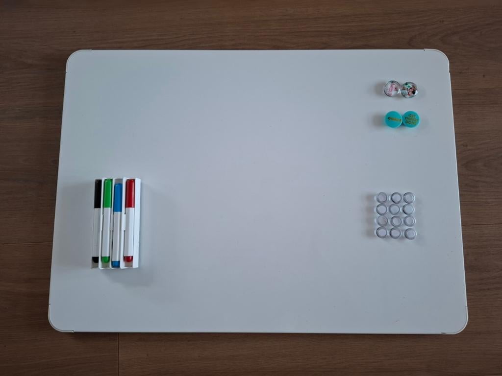 Whiteboard (50x70 cm) inclusief magneten, stiften en borstel, Ophalen, Gebruikt, Whiteboard