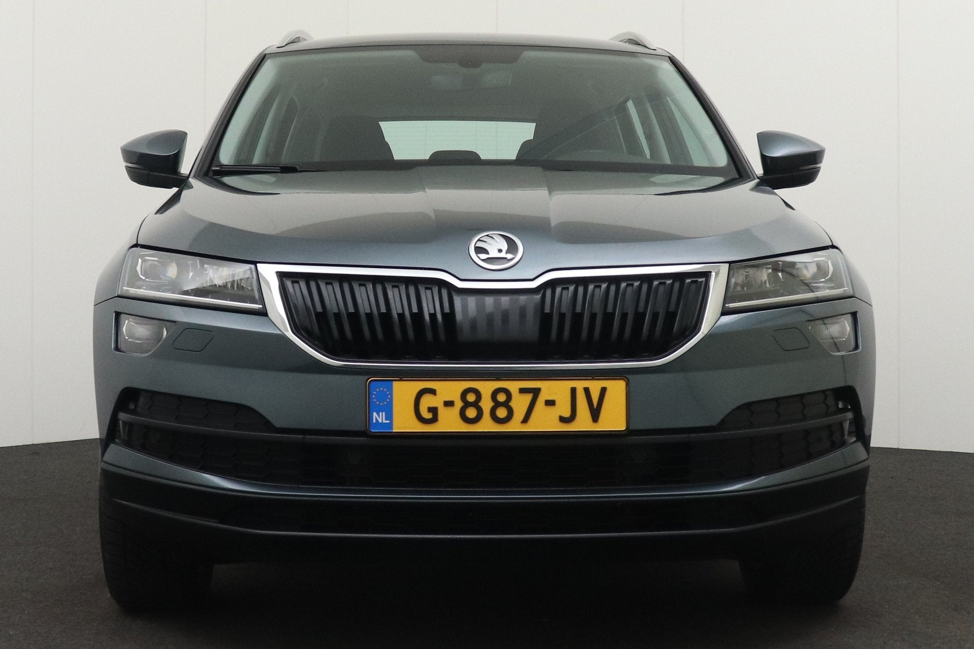 Skoda Karoq 1.5 TSI 150PK Business Trekhaak Carplay Camera, Auto's, Voorwielaandrijving, Dealer onderhouden, 4 cilinders, 150 pk