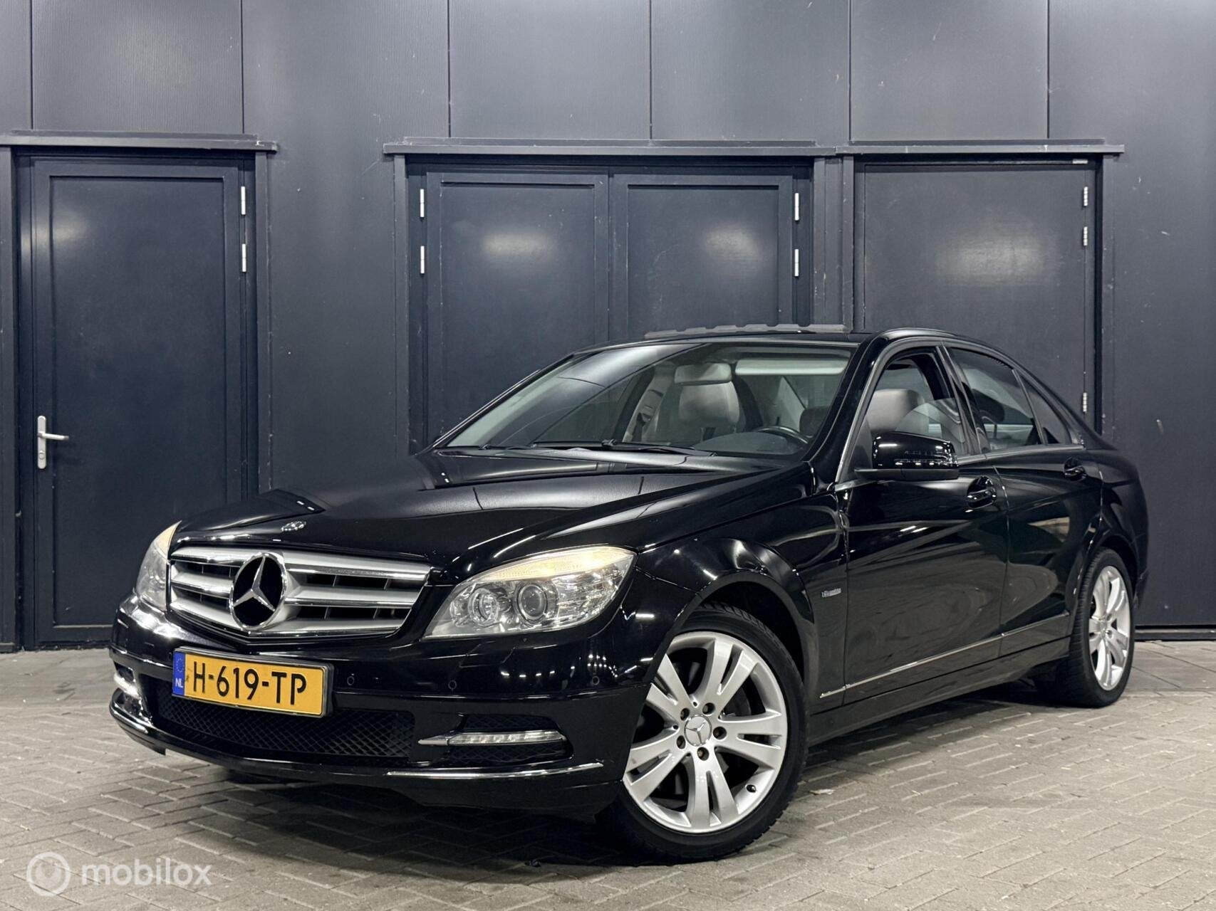 Mercedes C-klasse 350 CGI schuifdak/memory/stoelverwarming, Auto's, Automaat, Euro 5, Achterwielaandrijving, Zwart