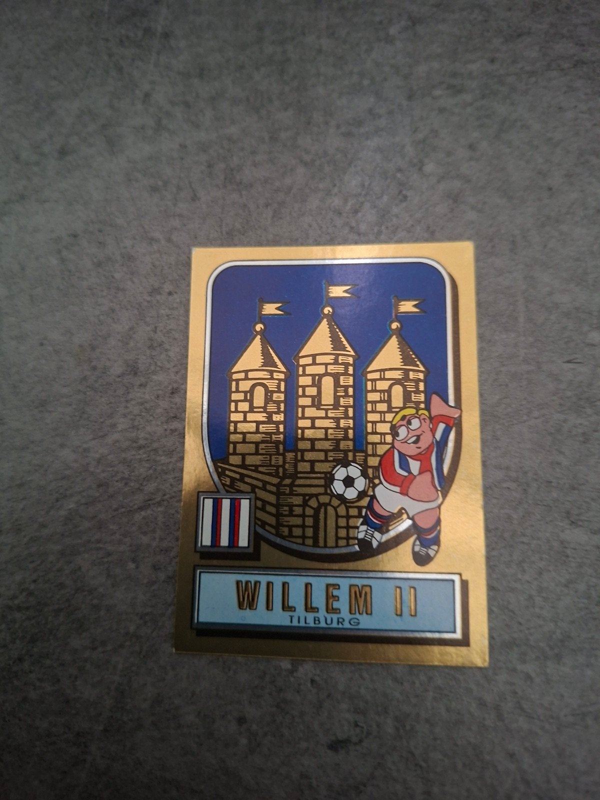 Panini sticker Voetbal 82. Embleem Willem II., Ophalen of Verzenden, Zo goed als nieuw, Sticker