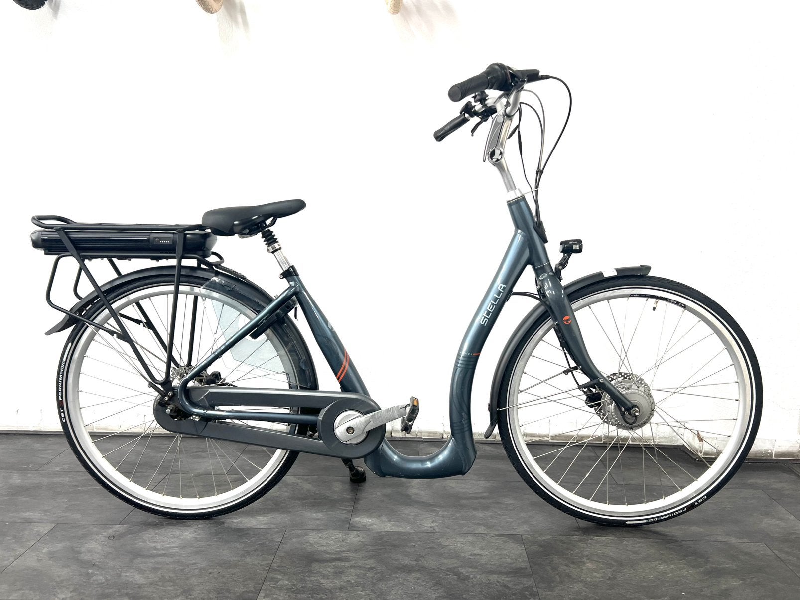Stella Lage Instap Elektrische Dames Fiets (met nieuw accu), Ophalen of Verzenden, Zo goed als nieuw, Overige merken