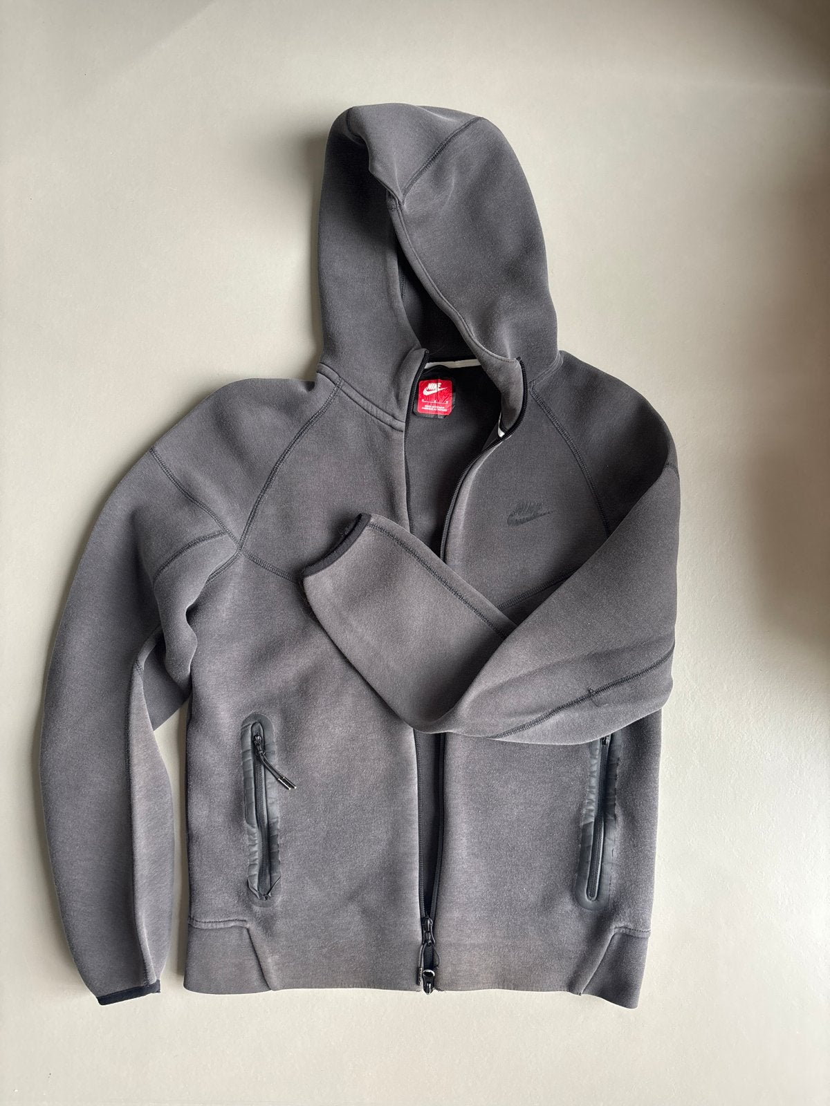 Nike Tech Fleece Hoodie Grijs Maat M, Ophalen of Verzenden, Gedragen, Maat 48/50 (M), Grijs