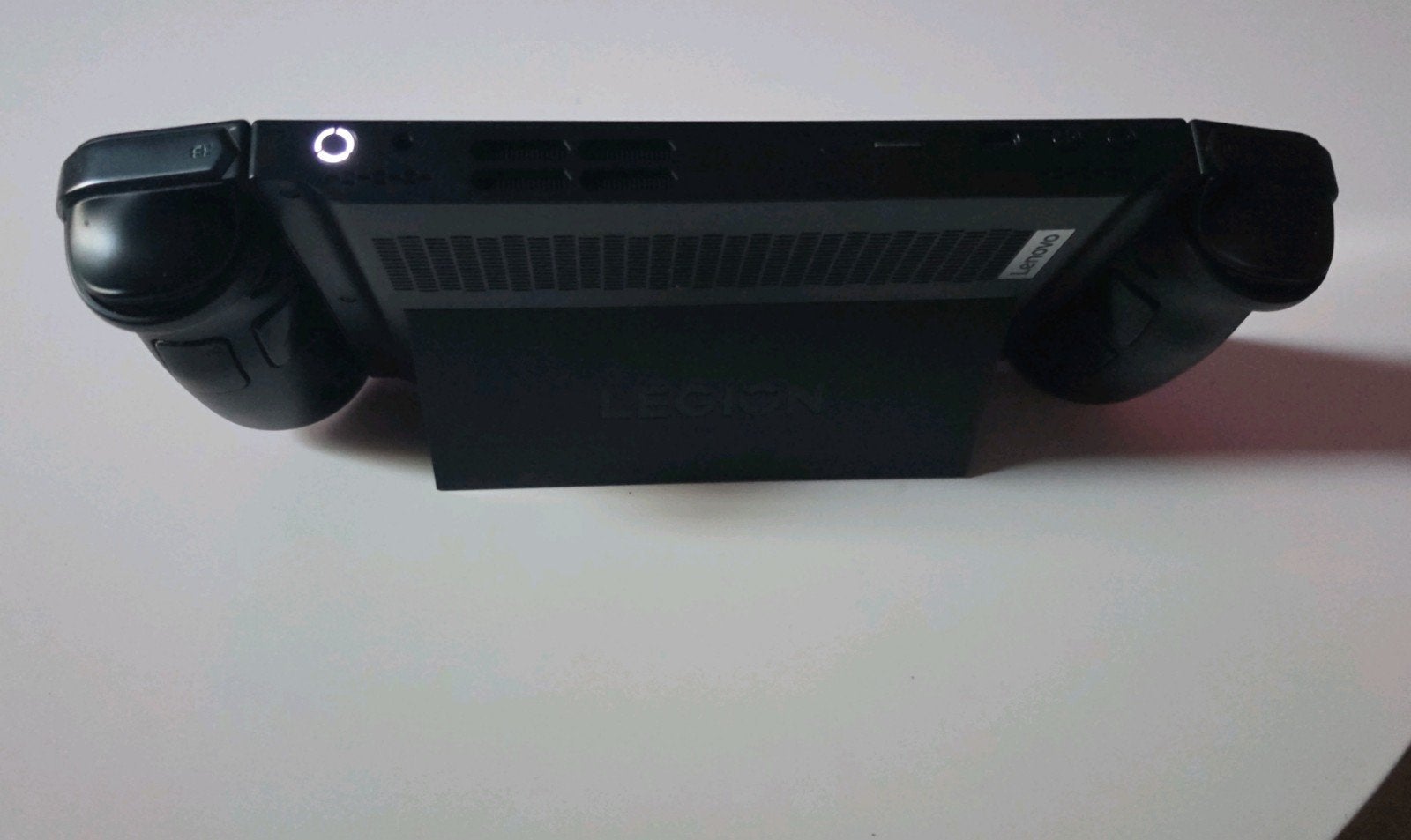 Foto 4 van Lenovo Legion Go Z1 Extreme 500GB Handheld Gaming PC
