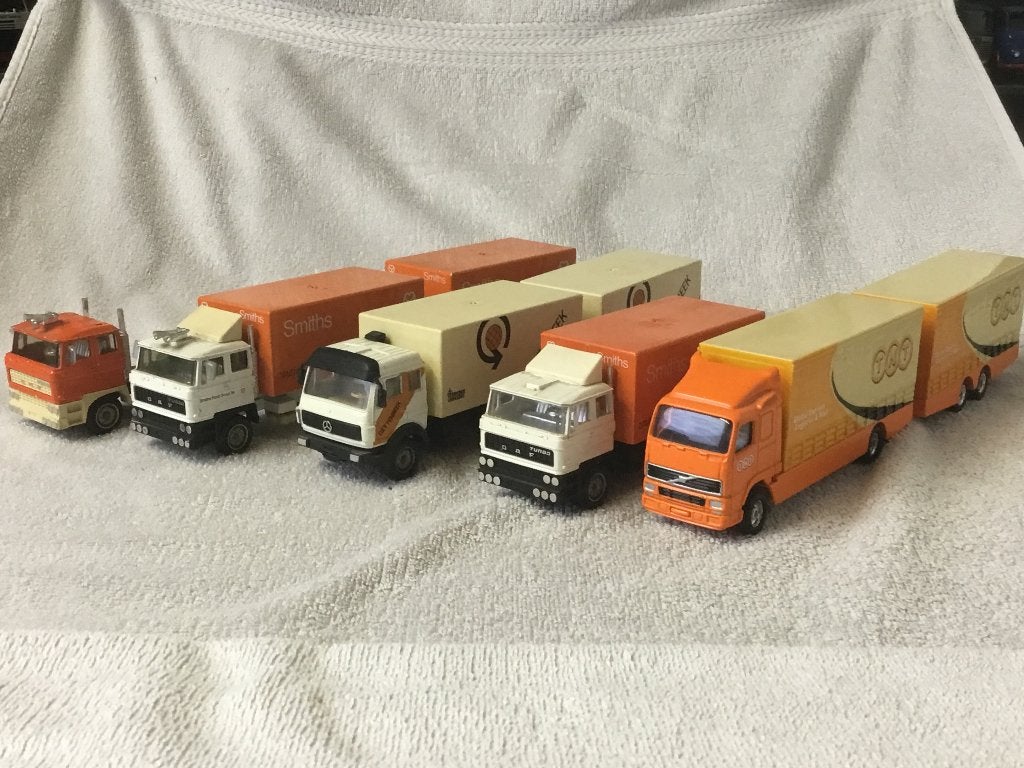 Setje vrachtwagen s DAF en Mercedes en VOLVO, Ophalen of Verzenden, Zo goed als nieuw, Bus of Vrachtwagen