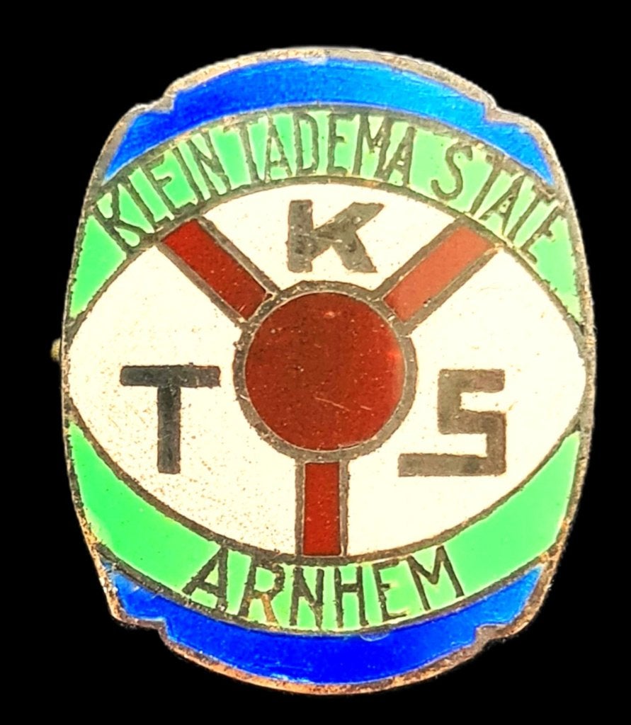 Klein Tadema State Arnhem broche, Verzamelen, Verzenden, Zo goed als nieuw, Stad of Land, Speldje of Pin