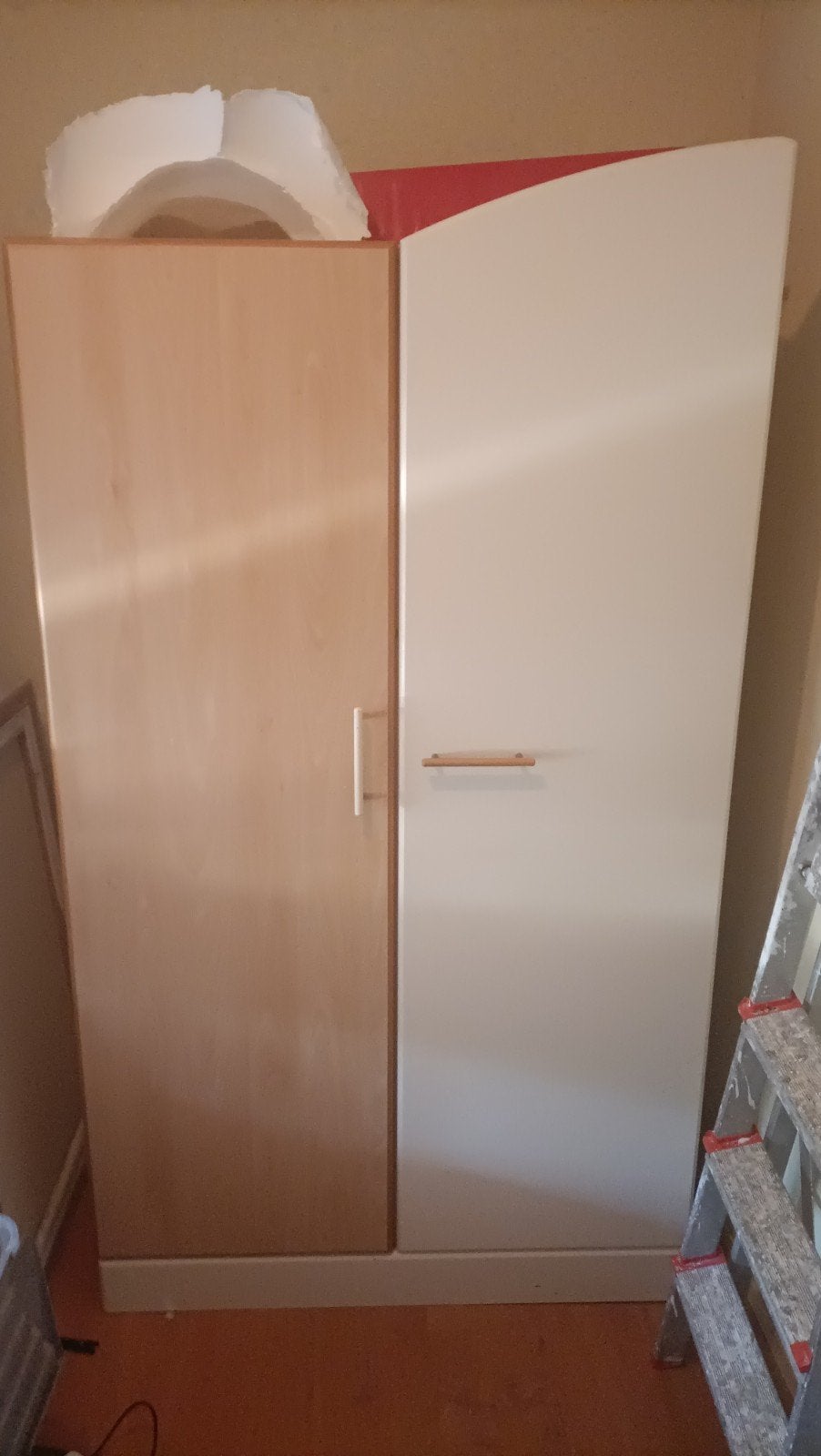 Baby /kledingkast met aparte bovenkant, Kinderen en Baby's, Kinderkamer | Commodes en Kasten, Ophalen, 50 tot 70 cm, 105 cm of meer