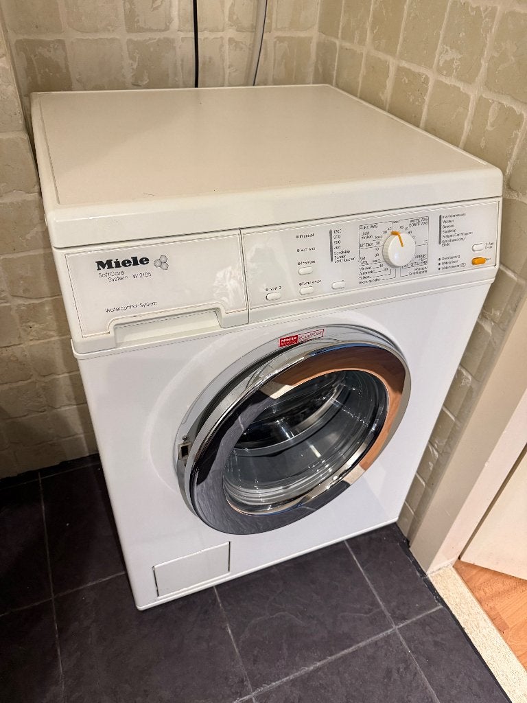 Miele W2105 Wasmachine Washing machine, Witgoed en Apparatuur, Wasmachines, Gebruikt, Voorlader, 4 tot 6 kg, 85 tot 90 cm, 1200 tot 1600 toeren