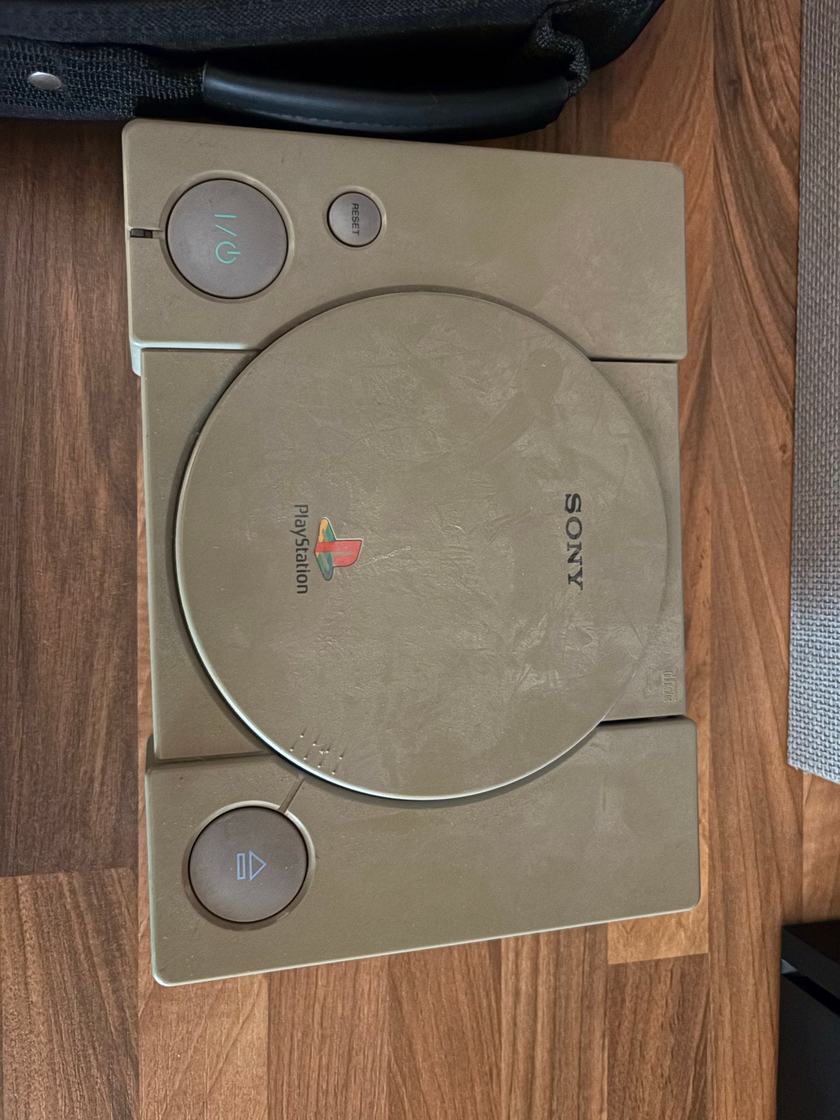 Sony PlayStation 1 (SCPH-7502) met Buzz! controllers, Ophalen of Verzenden, Gebruikt, Met 3 controllers of meer