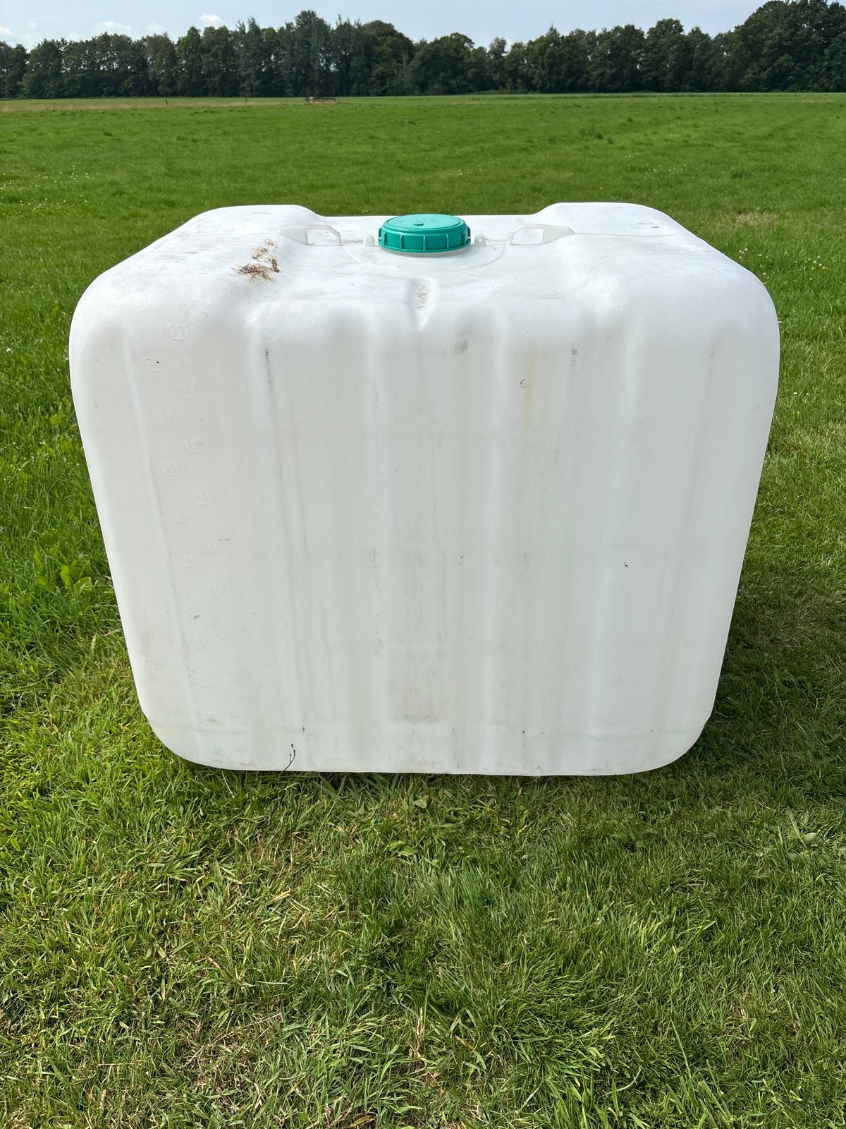 Witte kunststof watertank met kraantje meerdere beschikbaar, Tuin en Terras, Regentonnen, Ophalen, Kunststof, Gebruikt, Met kraantje