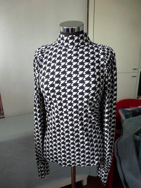 Wit met blauw dessin blouse van Studio Anneloes XS, Kleding | Dames, Blouses en Tunieken, Zo goed als nieuw, Maat 34 (XS) of kleiner