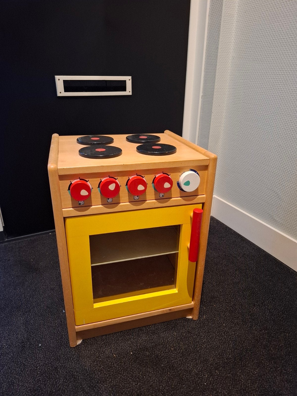 Robuust houten kinderkeukentje (eventueel met aanrecht), Ophalen, Gebruikt