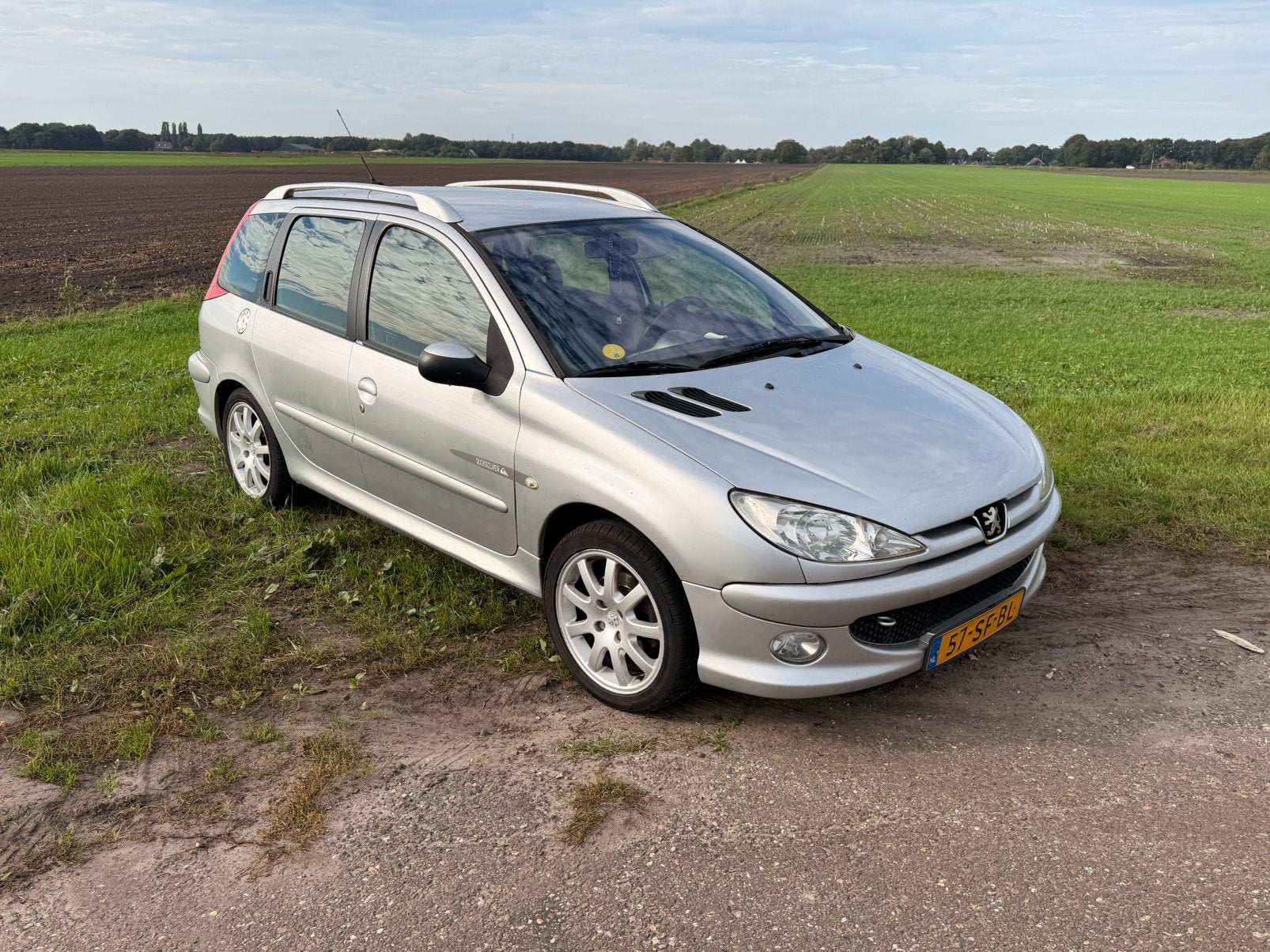 Peugeot 206 1.6 16V SW 2005 Grijs, Auto's, Voorwielaandrijving, 15 km/l, 40 €/maand, 4 cilinders