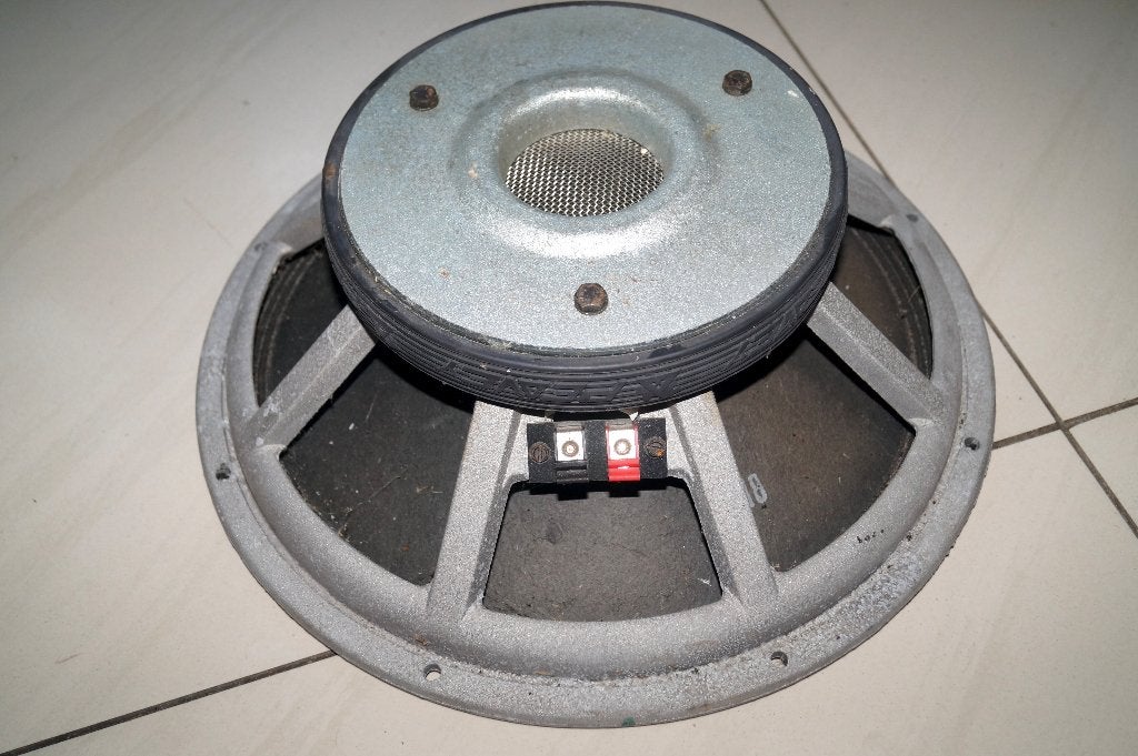 Peavey black widow 1505dt speaker defect, Gebruikt, Subwoofer, Ophalen of Verzenden, 150 watt of meer