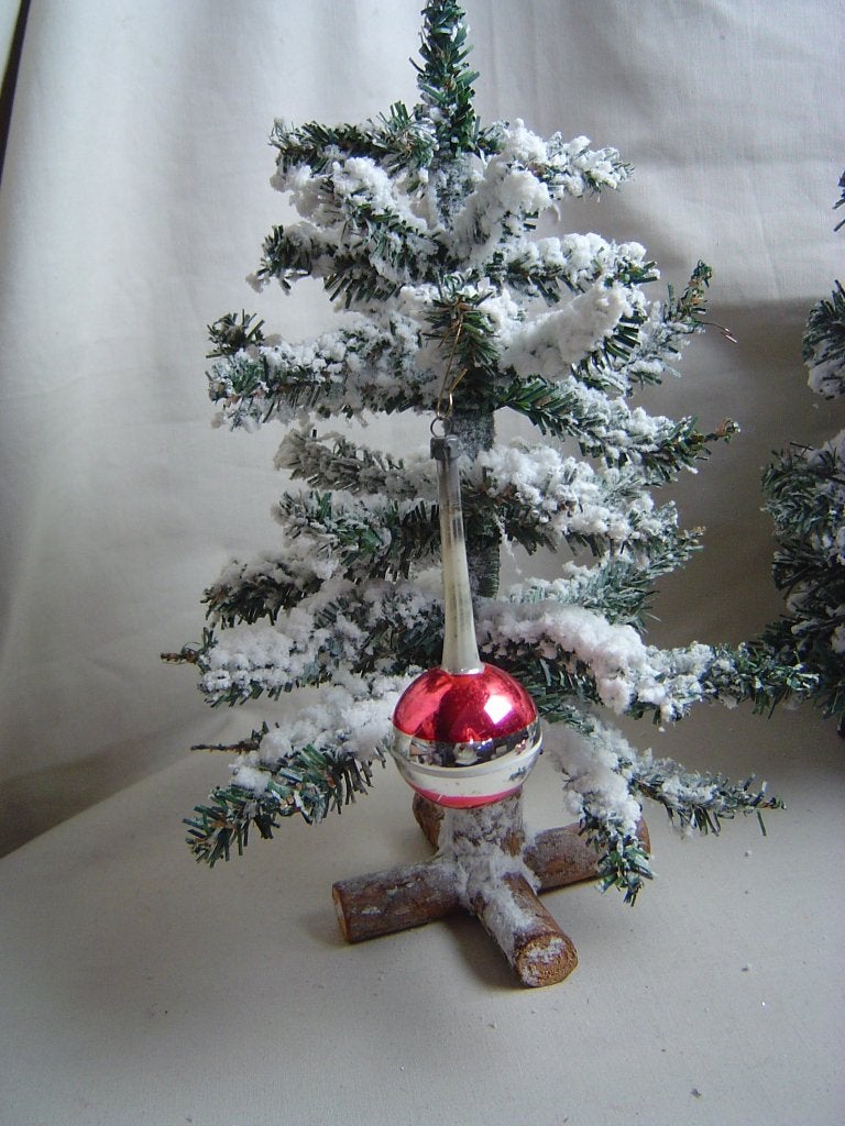 Oude zilver rode glazen kerstbal met steeltje, Ophalen of Verzenden, Gebruikt