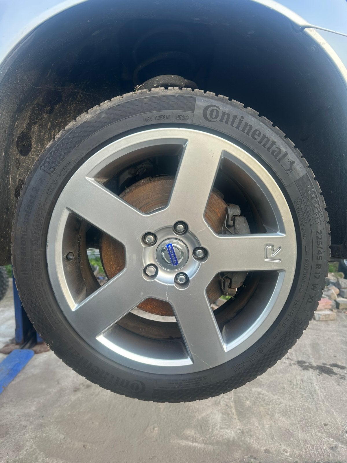 Volvo Pegasus R R-Design 17 inch velgen nieuwe banden., Motoren, Ophalen