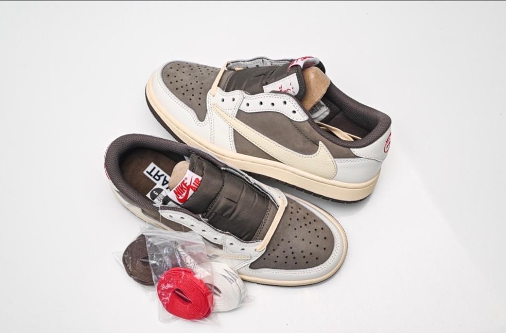 Nike x Travis Scott Reverse Mocha, Ophalen of Verzenden, Zo goed als nieuw, Bruin, Sneakers of Gympen
