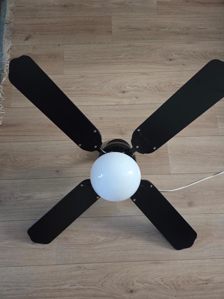 Zwarte plafondventilator met lamp, Ophalen of Verzenden, Gebruikt, Modern