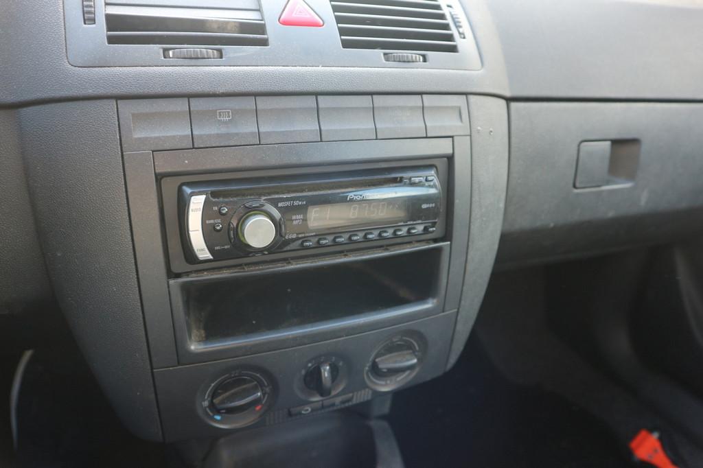 Skoda Fabia Combi 1.4-16V Spirit+ / LEES TEKST / HANDELS + E, Voorwielaandrijving, Gebruikt, 4 cilinders, Origineel Nederlands