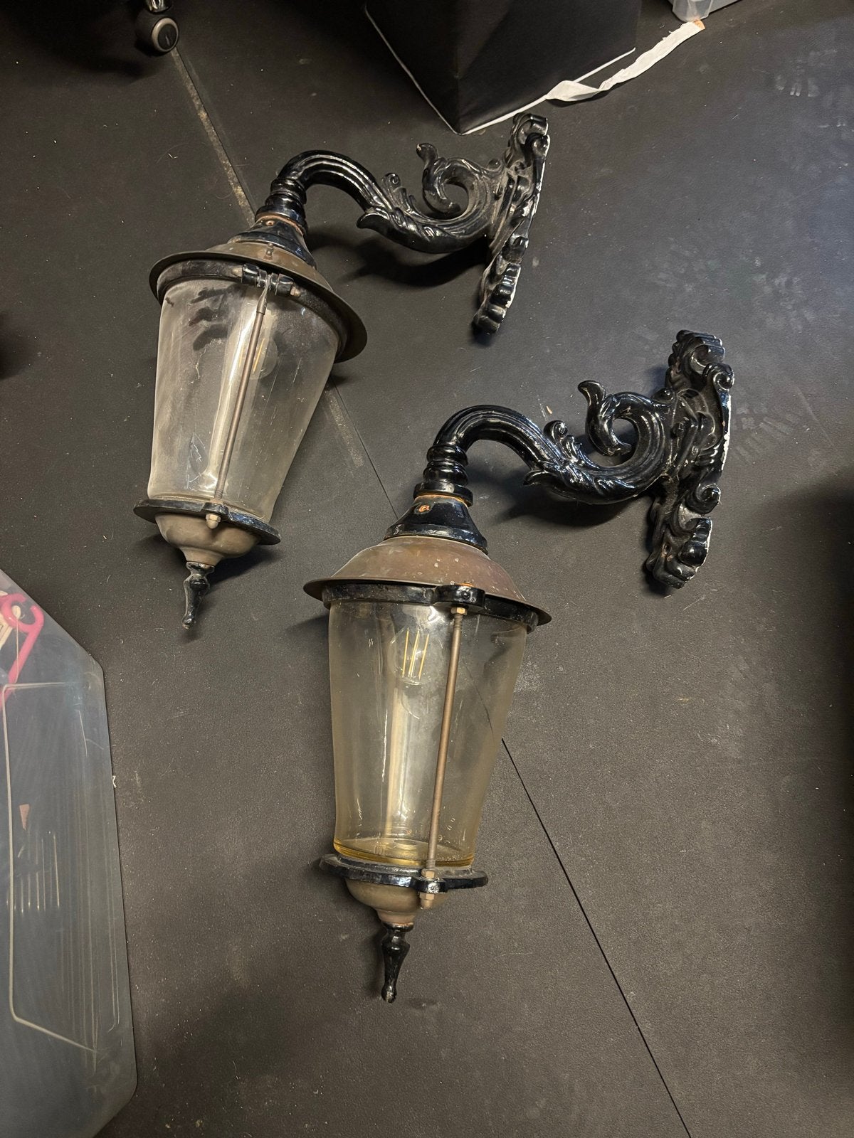 Exclusieve Gietijzeren Lampen met Roodkoperen Kap, Antiek en Kunst, Ophalen of Verzenden