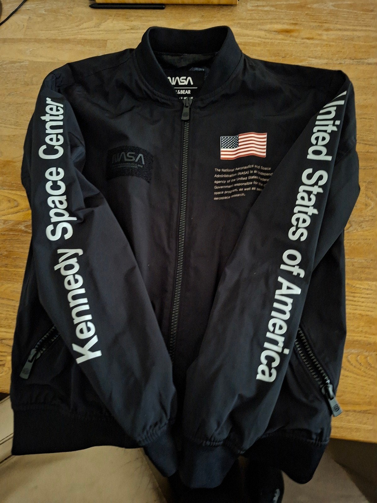 NASA Bomberjack Zwart - Pull&Bear - Kennedy Space Center, Kleding | Heren, Ophalen of Verzenden