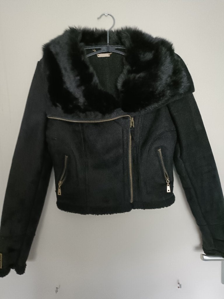 Een zwart suede jasje met nep-bont kraag, en fleece voering., Kleding | Dames, Jassen | Winter, Zwart, Jane Norman., Ophalen of Verzenden