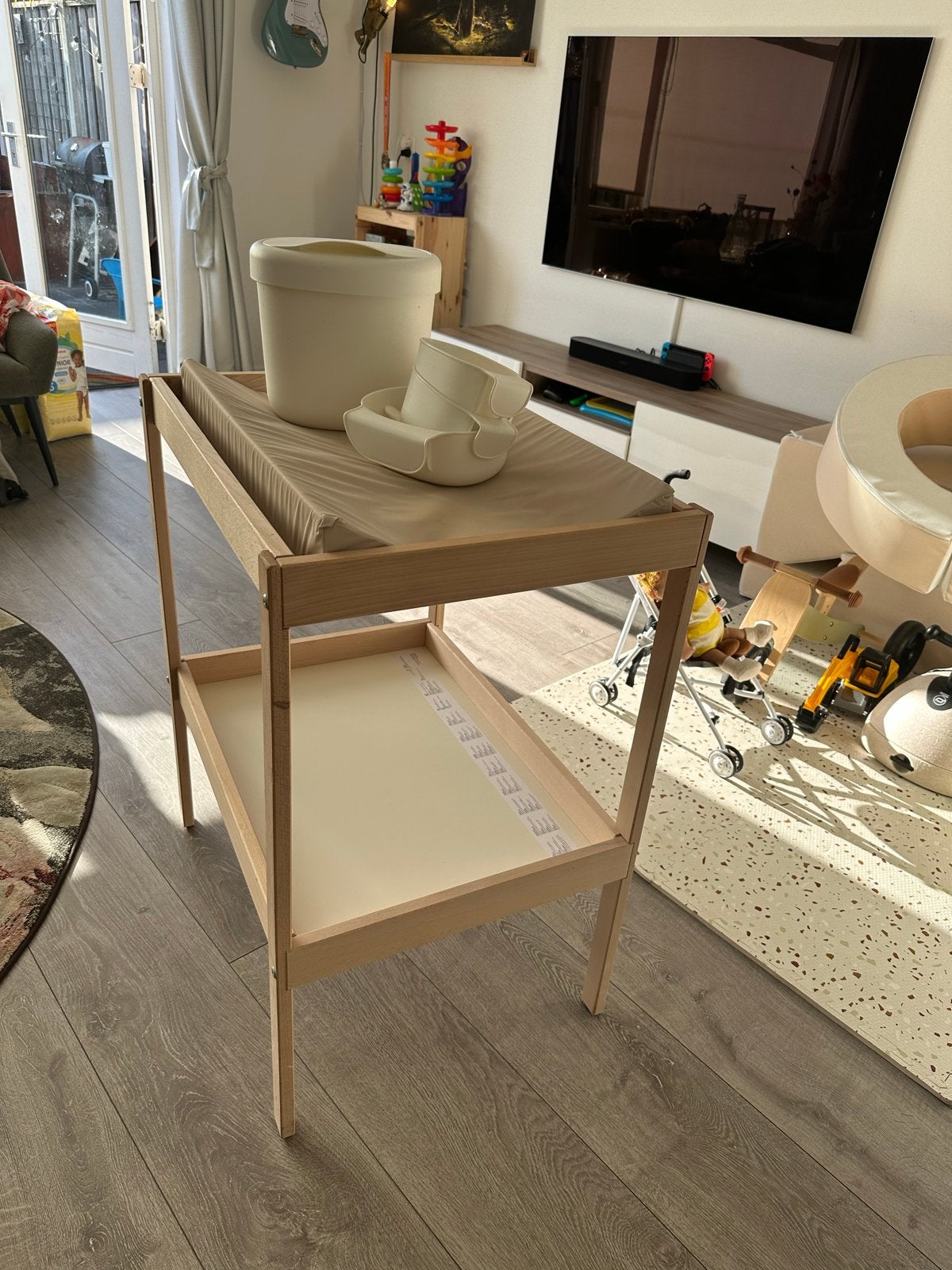 Ikea Sniglar commode met verschoonmat en Önsklig set, Minder dan 75 cm, 50 tot 70 cm, Zo goed als nieuw, Opstaande rand