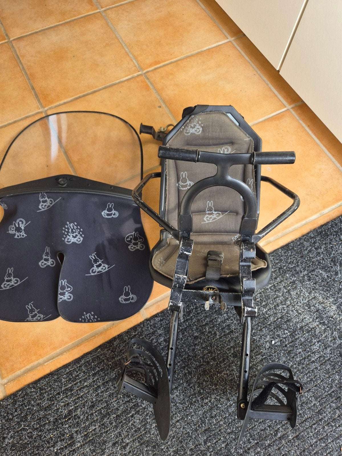 kinderfietsstoeltje voor voorop met ophang Breugel, Fietsen en Brommers, Ophalen, Gebruikt