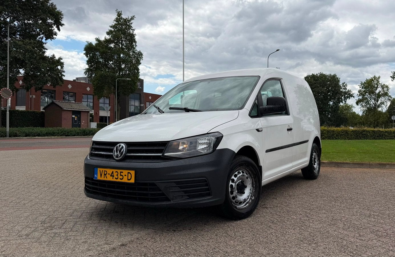 Volkswagen Caddy 2015 1.6 TDI L1H1 Trendline 75 pk, Auto's, Bestelauto's, Voorwielaandrijving, Euro 5, Stof, Zwart