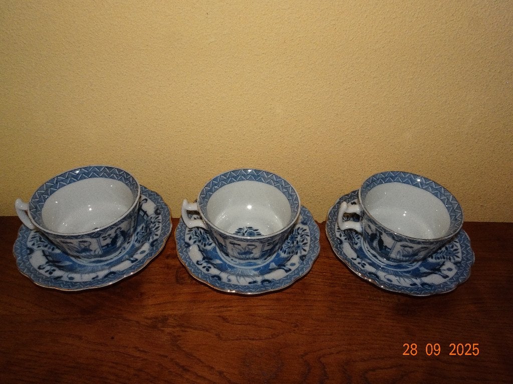 3 Chinese Lange Lijs kop en schotels (groot formaat), Ophalen of Verzenden, Zo goed als nieuw, Overige stijlen, Kop(pen) en/of Schotel(s)