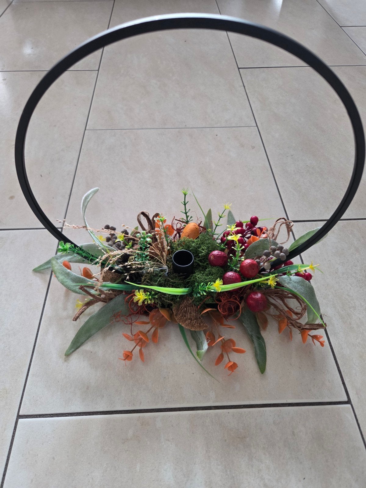 Handgemaakt Herfststuk / Tafeldecoratie op Zwarte Metalen Ri, Huis en Inrichting, Ophalen of Verzenden, Nieuw