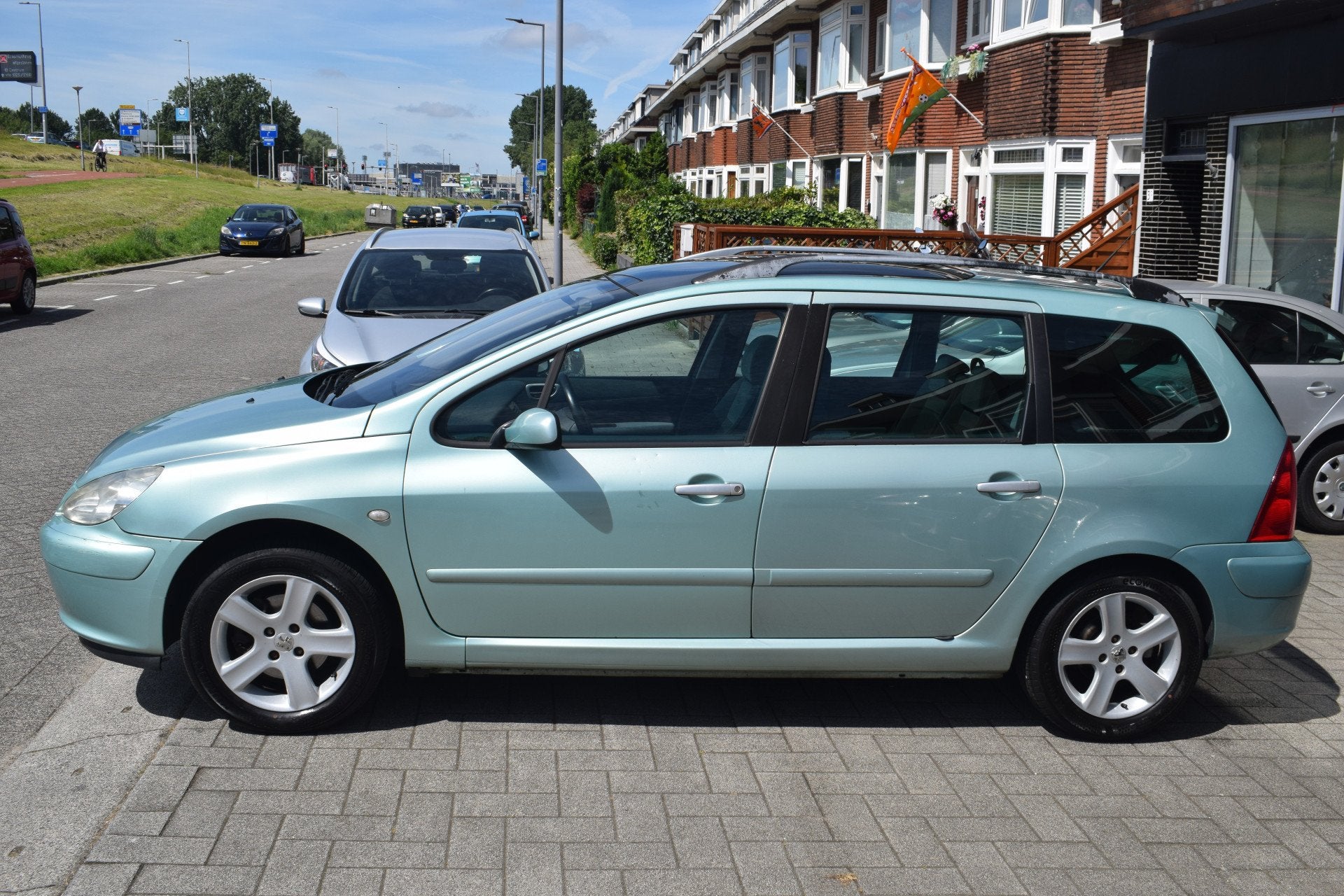 Peugeot 307 SW 2.0 16V automaat 7P inruil auto (bj 2003), Auto's, Gebruikt, 4 cilinders, 7 stoelen, Onderhoudsboekje