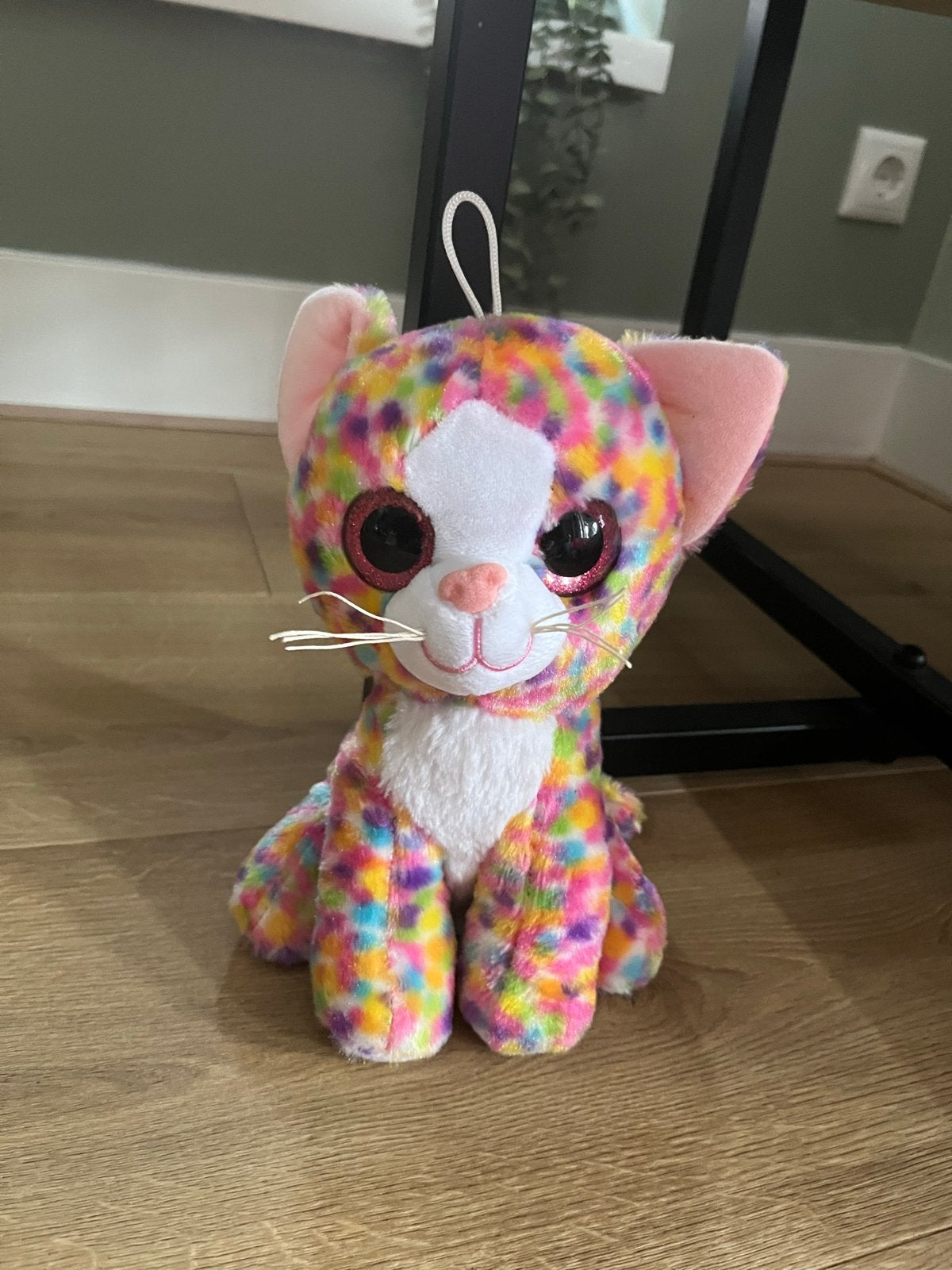 Kleurrijke knuffelkat met grote ogen - Zo goed als nieuw, Ophalen of Verzenden, Zo goed als nieuw, Meerkleurig, Kat