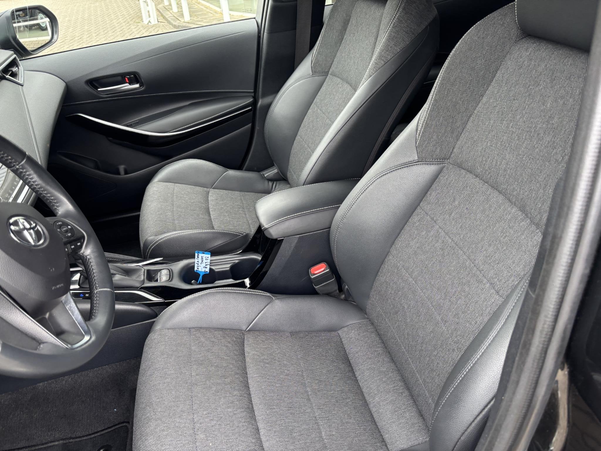 Toyota Corolla Touring Sports 1.8 Hybrid Business Plus, 1345 kg, 450 kg, Gebruikt, 4 cilinders
