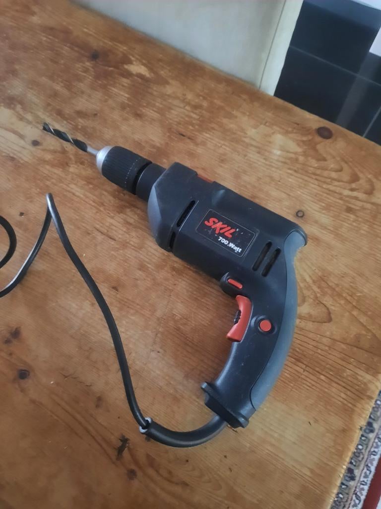 Boormachine merk skil 700 watt, Ophalen of Verzenden, Boormachine