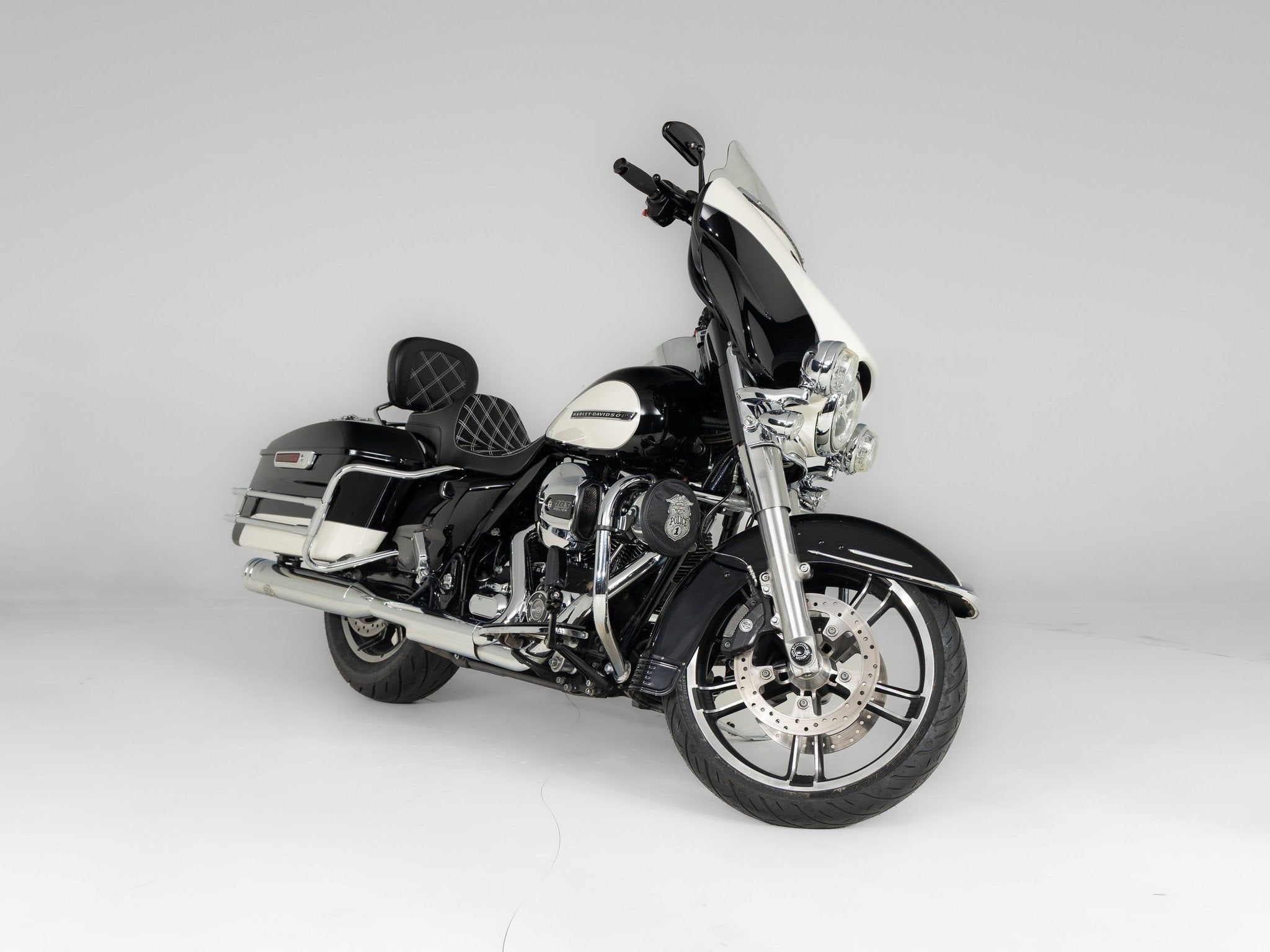 Harley-Davidson POLICE ELECTRA GLIDE (bj 2016), 1690 cc, Bedrijf, Meer dan 35 kW, Zuiderweg 164
1461 GN  Zuidoostbeemster, NL