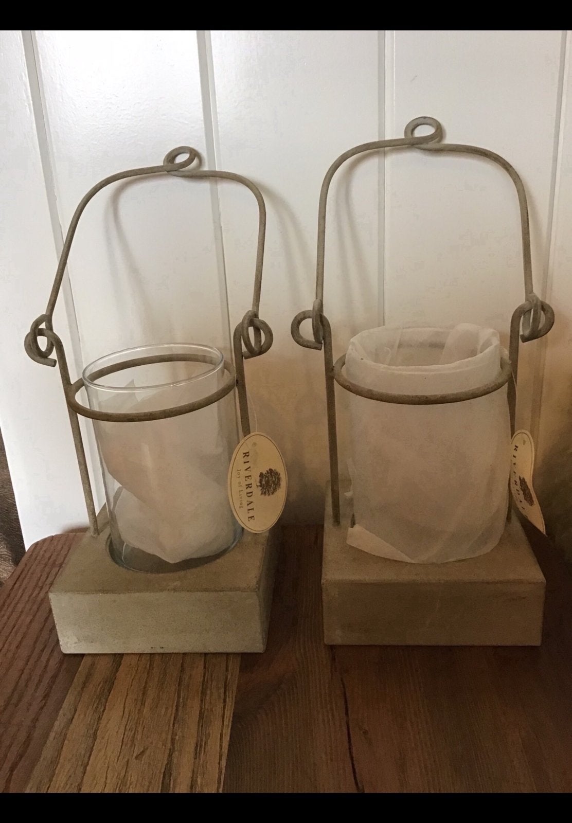 Twee nieuwe waxine / windlichten van Riverdale metalen voet., Ophalen of Verzenden, Zo goed als nieuw, Glas, Riverdale