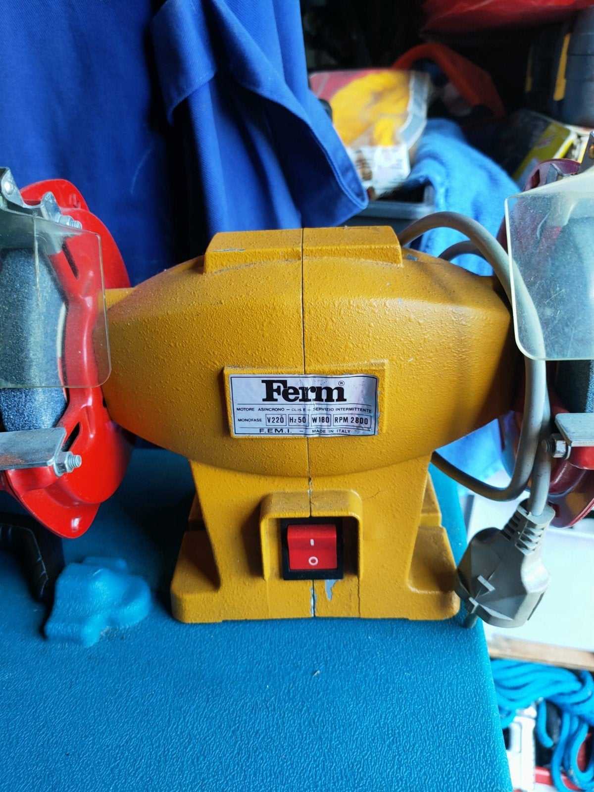Ferm Werkbankslijpmachine - Gebruikt maar functioneel, Ophalen of Verzenden, Gebruikt, Minder dan 700 watt, Werkbankslijpmachine
