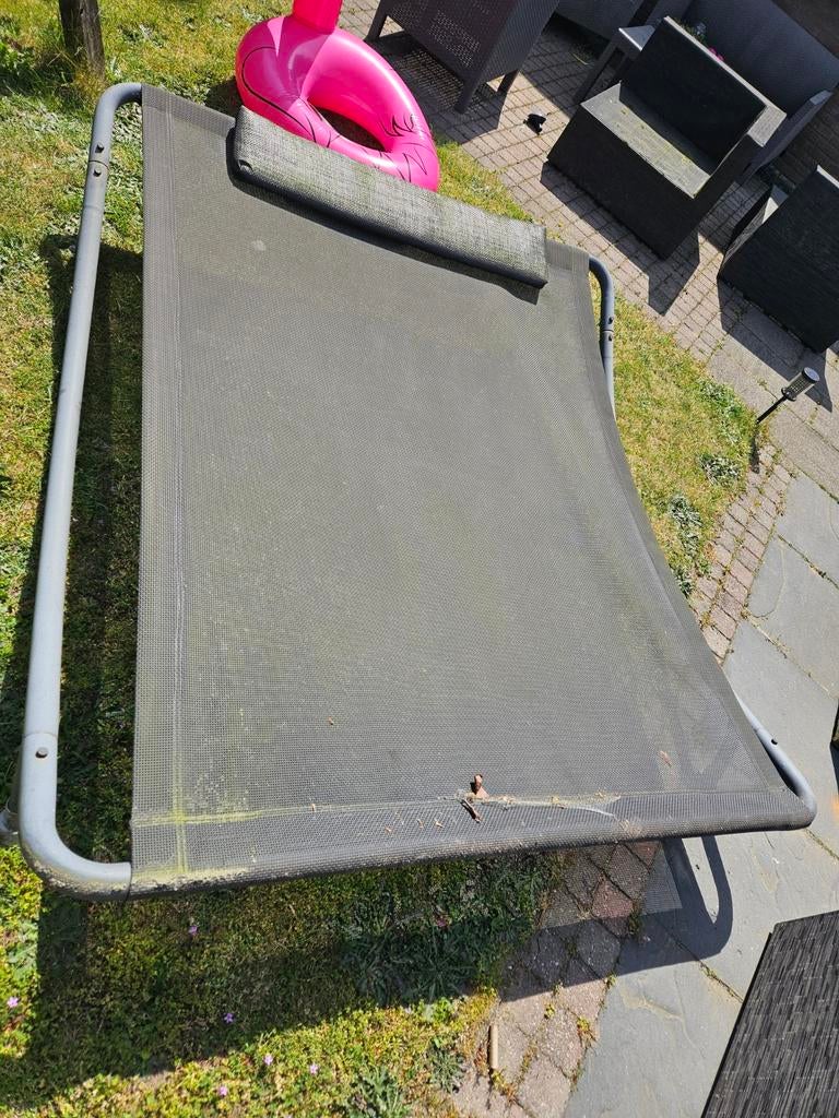 GRATIS 2 persoons ligbed met wieltjes + tuinstoel, Ophalen, Gebruikt, Metaal, Verrijdbaar