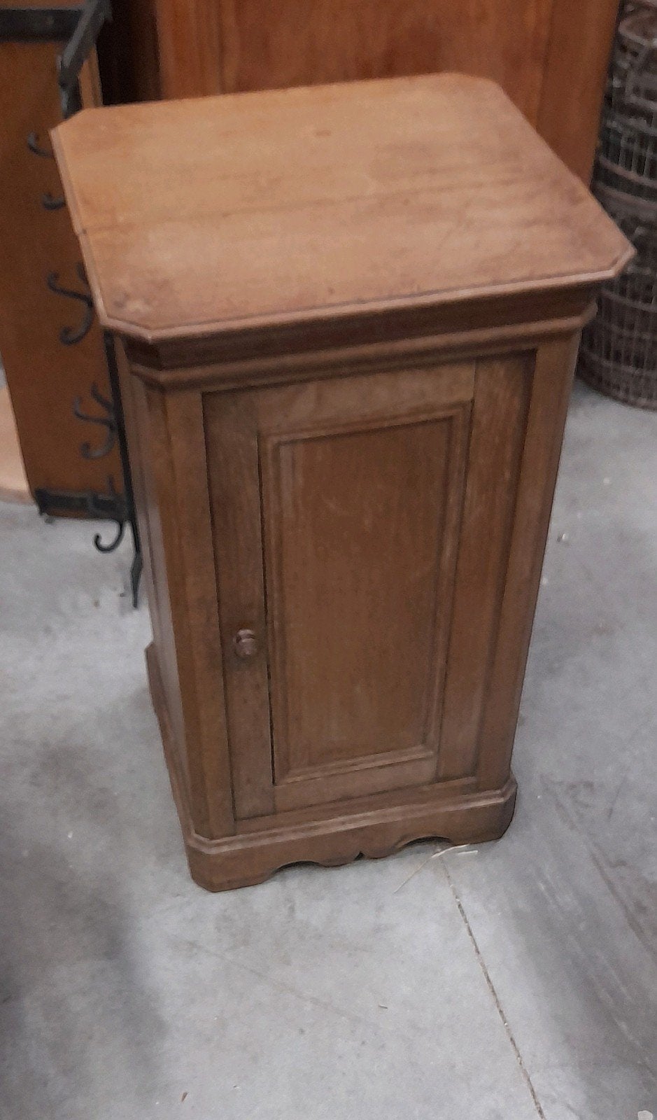 Oud eiken (nacht)kastje, Ophalen