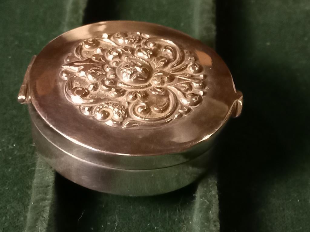 Zilveren pillendoosje rond 4.3 cm, Antiek en Kunst, Ophalen of Verzenden
