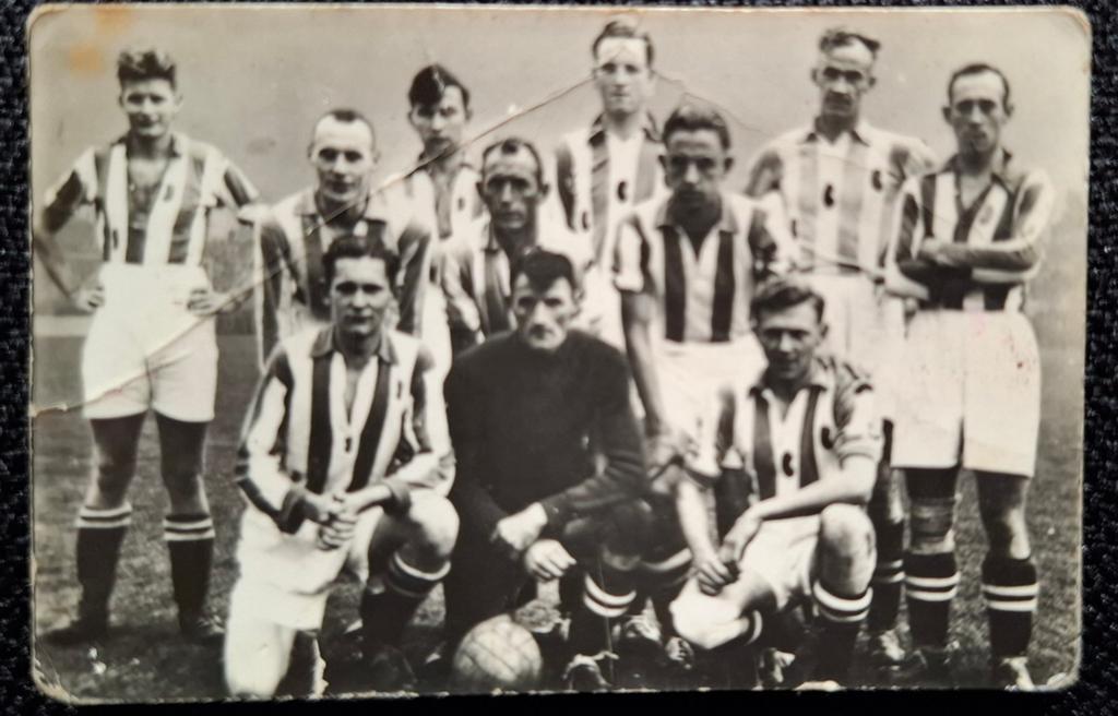 Voetbalplaatje V.V. Heerenveen 1951-1952 nr 28 Maple Leaf, Ophalen of Verzenden, Gebruikt, Overige binnenlandse clubs, Poster, Plaatje of Sticker