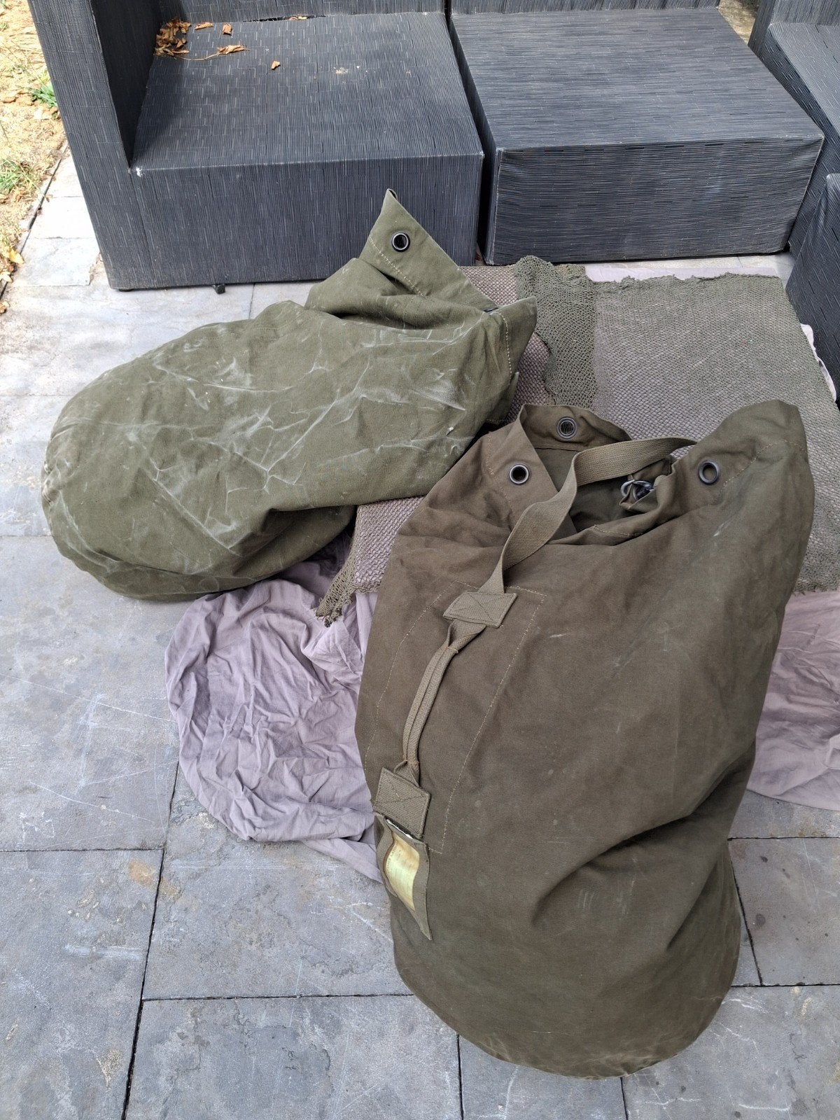 Grote partij militaire uitrusting, kleding, helmen tas etc, Ophalen, Overige soorten, Overige gebieden, Overige typen