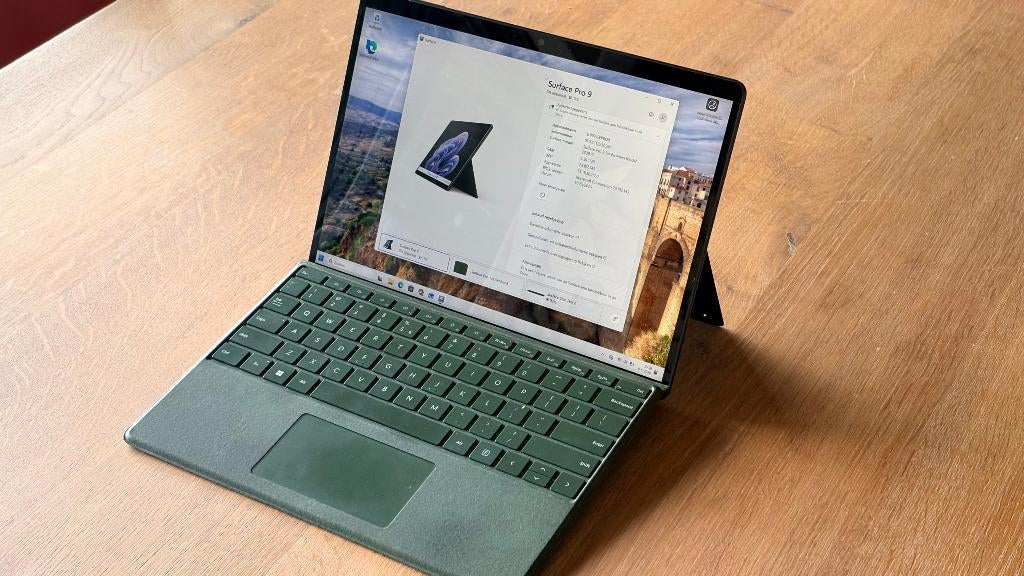 Microsoft Surface Pro 9 i7 16GB - met toetsenbord & pen, Computers en Software, Windows Laptops, Zo goed als nieuw, 13 inch, SSD